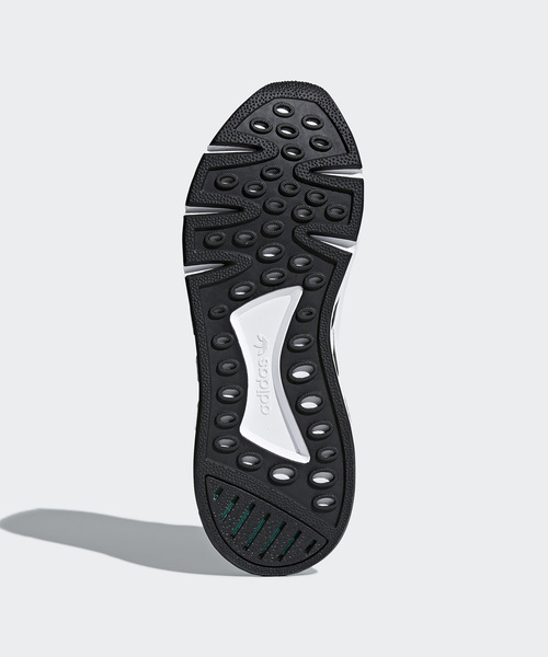 adidas（アディダス）の「オリジナルス エキップメント・サポート [EQT SUPPORT MID ADV PK]（スニーカー・メンズ・ブラック×グリーン・22.5cm/23.0cm/23.5cm/24.0cm/24.5cm/25.5cm/27.5cm/28.5cm/29.5cm/30.0cm/26.0cm/28.0cm/29.0cm/26.5cm/27.0cm/22.0cm/25.0cm/30.5cm/31cm）」の5枚目の写真