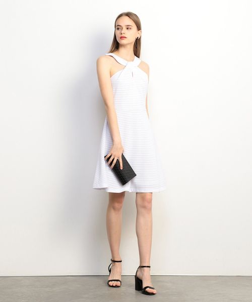 ARMANI EXCHANGE(アルマーニエクスチェンジ)の「【AXアルマーニ エクスチェンジ】クロスネック フレアワンピース(ワンピース・レディース・ホワイト/ネイビー・MEDIUM/SMALL/X-SMALL/LARGE)」の10枚目の写真