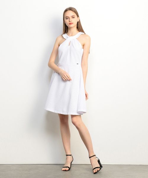 ARMANI EXCHANGE(アルマーニエクスチェンジ)の「【AXアルマーニ エクスチェンジ】クロスネック フレアワンピース(ワンピース・レディース・ホワイト/ネイビー・MEDIUM/SMALL/X-SMALL/LARGE)」の12枚目の写真