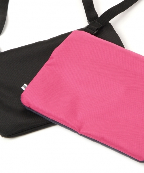 GLOBAL WORK（グローバルワーク）の「サコッシュ/787635（ボディバッグ/ウエストポーチ・レディース・ブラック/ネイビー・FREE）」の5枚目の写真