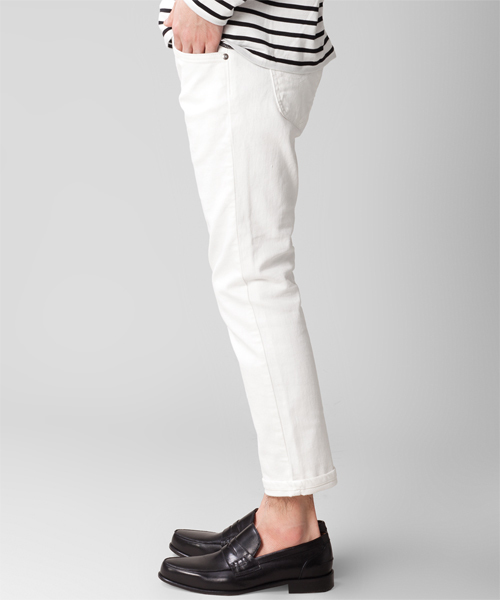 NANO universe(ナノユニバース)の「Lee(リー)/ 別注SkinnyTaperdCrop(デニムパンツ・メンズ・ホワイト/ブラック/グレー/ブルー/インディゴブルー・SMALL/MEDIUM/LARGE)」の6枚目の写真