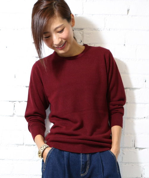 mili an deni（ミリアンデニ）の「洗えるカシミアタッチクルーネックプルオーバー（ニット/セーター・レディース・ブラック/ダークブラウン/ネイビー/ブラウン/グレー/レッド/オフホワイト/ブルー/モスグリーン/マスタード/ベビーピンク/ロイヤルブルー/ワイン/チャコール/テラコッタ/サーモンピンク/エメラルド/アッシュグレー/ラベンダー/ライトベージュ/スカイブルー・LL/M/L）」の21枚目の写真