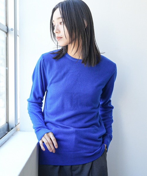 mili an deni（ミリアンデニ）の「洗えるカシミアタッチクルーネックプルオーバー（ニット/セーター・レディース・ブラック/ダークブラウン/ネイビー/ブラウン/グレー/レッド/オフホワイト/ブルー/モスグリーン/マスタード/ベビーピンク/ロイヤルブルー/ワイン/チャコール/テラコッタ/サーモンピンク/エメラルド/アッシュグレー/ラベンダー/ライトベージュ/スカイブルー・LL/M/L）」の15枚目の写真