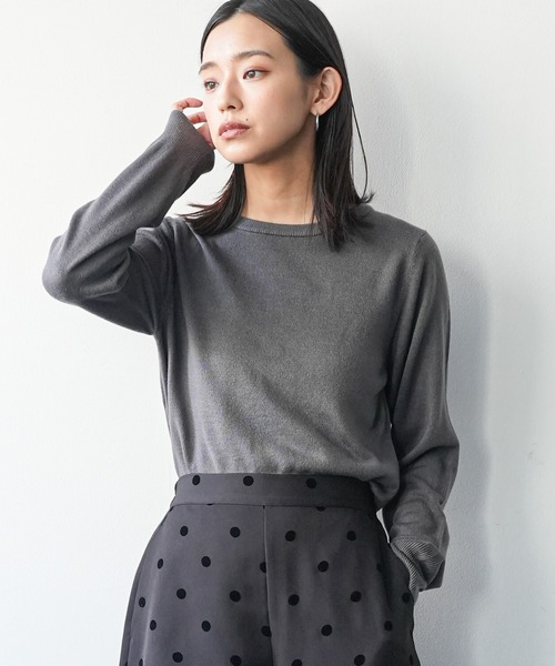 mili an deni（ミリアンデニ）の「洗えるカシミアタッチクルーネックプルオーバー（ニット/セーター・レディース・ブラック/ダークブラウン/ネイビー/ブラウン/グレー/レッド/オフホワイト/ブルー/モスグリーン/マスタード/ベビーピンク/ロイヤルブルー/ワイン/チャコール/テラコッタ/サーモンピンク/エメラルド/アッシュグレー/ラベンダー/ライトベージュ/スカイブルー・LL/M/L）」の5枚目の写真