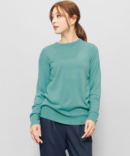 mili an deni（ミリアンデニ）の「洗えるカシミアタッチクルーネックプルオーバー（ニット/セーター・レディース・ブラック/ダークブラウン/ネイビー/ブラウン/グレー/レッド/オフホワイト/ブルー/モスグリーン/マスタード/ベビーピンク/ロイヤルブルー/ワイン/チャコール/テラコッタ/サーモンピンク/エメラルド/アッシュグレー/ラベンダー/ライトベージュ/スカイブルー・LL/M/L）」の10枚目の写真