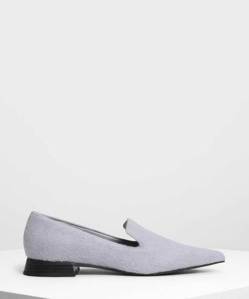CHARLES & KEITH(チャールズ & キース)の「クラシックポインテッドローファー / Classic Pointed Loafers(スリッポン・レディース・ブラック/ダークブルー/バーガンディー/ライトブルー・23cm/23.5cm/24.5cm/25cm/25.5cm)」の2枚目の写真