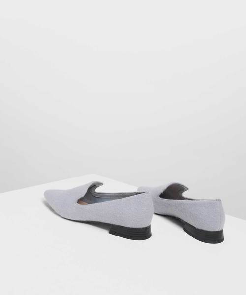 CHARLES & KEITH(チャールズ & キース)の「クラシックポインテッドローファー / Classic Pointed Loafers(スリッポン・レディース・ブラック/ダークブルー/バーガンディー/ライトブルー・23cm/23.5cm/24.5cm/25cm/25.5cm)」の8枚目の写真