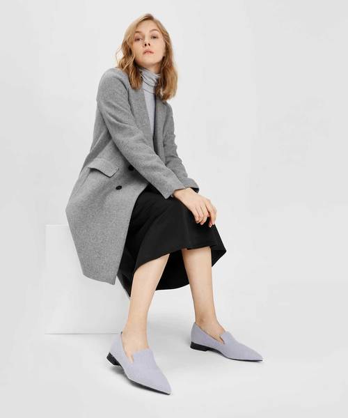 CHARLES & KEITH(チャールズ & キース)の「クラシックポインテッドローファー / Classic Pointed Loafers(スリッポン・レディース・ブラック/ダークブルー/バーガンディー/ライトブルー・23cm/23.5cm/24.5cm/25cm/25.5cm)」の5枚目の写真