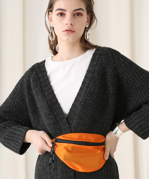 aquagirl（アクアガール）の「【aquagirl】ざっくり編みルーズカーディガン（カーディガン/ボレロ・レディース・ベージュ/オフホワイト/ダークグレー・FREE）」の4枚目の写真