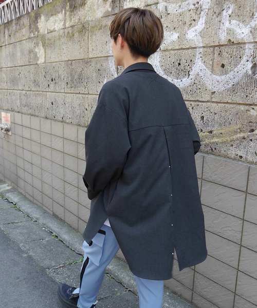 SUPERTHANKS（スーパーサンクス）の「バックオープンビッグシルエットロングシャツコート（ユニセックス）（シャツ/ブラウス・メンズ・ライトブラック/ホワイト系その他/ブルー系その他/グレー・MEDIUM/LARGE/SMALL）」の18枚目の写真