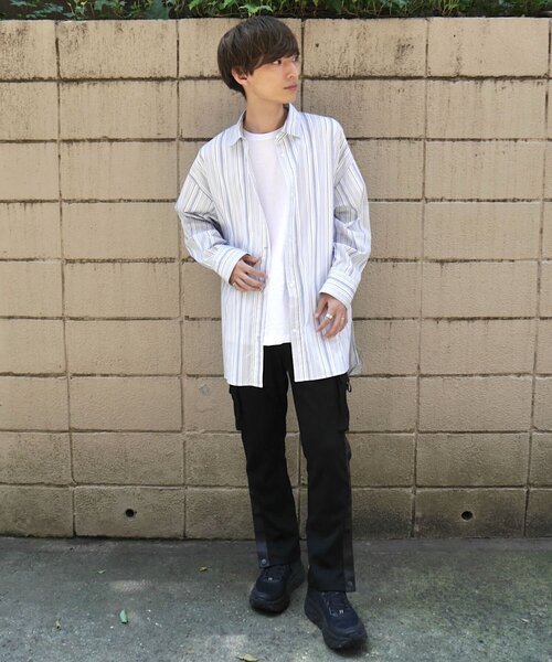 SUPERTHANKS（スーパーサンクス）の「バックオープンビッグシルエットロングシャツコート（ユニセックス）（シャツ/ブラウス・メンズ・ライトブラック/ホワイト系その他/ブルー系その他/グレー・MEDIUM/LARGE/SMALL）」の21枚目の写真