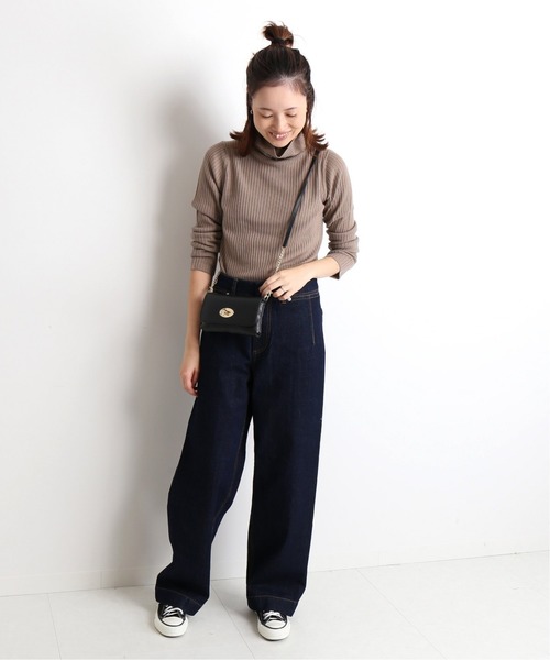 SLOBE IENA(スローブイエナ)の「ウォッシャブルウールハイゲージリブタートルニット◆(ニット/セーター・レディース・ブラック/アイボリー/ベージュ・FREE)」の17枚目の写真