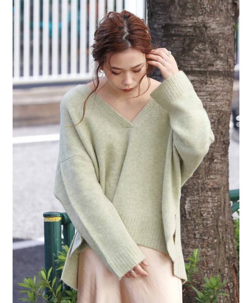 Ungrid（アングリッド）の「Vネックルーズワイドニット（ニット/セーター・レディース・イエロー/アイボリー/ミント・FREE）」の6枚目の写真