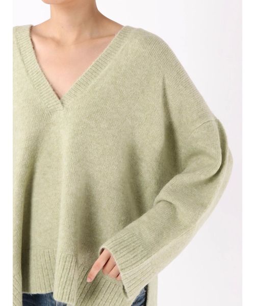 Ungrid（アングリッド）の「Vネックルーズワイドニット（ニット/セーター・レディース・イエロー/アイボリー/ミント・FREE）」の7枚目の写真