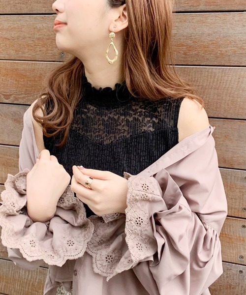 apres jour(アプレジュール)の「レースプリーツハイネックタンク【ZOZOTOWN限定アイテム】(タンクトップ・レディース・ブラック/オフホワイト/ライトベージュ・フリー)」の3枚目の写真