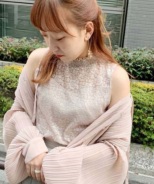 apres jour(アプレジュール)の「レースプリーツハイネックタンク【ZOZOTOWN限定アイテム】(タンクトップ・レディース・ブラック/オフホワイト/ライトベージュ・フリー)」の5枚目の写真