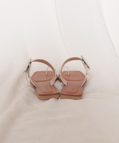 Cheek(チーク)の「ベルトトングサンダル(サンダル・レディース・ブラック/ベージュ・MEDIUM/LARGE)」の3枚目の写真