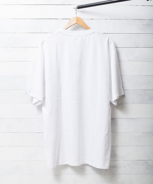 Pledge（プレッジ）の「/pledge/ビッグシルエット　グラフィックデザインTシャツ（Tシャツ/カットソー・レディース・ホワイト系その他/ブラック系その他/ホワイト系その他2/ホワイト系その他3/ホワイト系その他4/ホワイト系その他5/ホワイト系その他6/ブラック系その他2/ブラック系その他3/ブラック系その他4/ブラック系その他5/ブラック系その他6・LARGE/MEDIUM）」の16枚目の写真