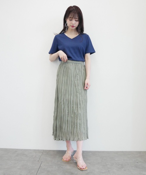 earth music&ecology（アースミュージックアンドエコロジー）の「Vネックプルオーバー ＊（Tシャツ/カットソー・レディース・オフホワイト/その他7/グレイッシュベージュ/ブラック/ダークグリーン/ネイビー・FREE）」の16枚目の写真