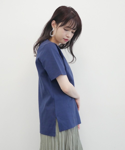 earth music&ecology（アースミュージックアンドエコロジー）の「Vネックプルオーバー ＊（Tシャツ/カットソー・レディース・オフホワイト/その他7/グレイッシュベージュ/ブラック/ダークグリーン/ネイビー・FREE）」の14枚目の写真