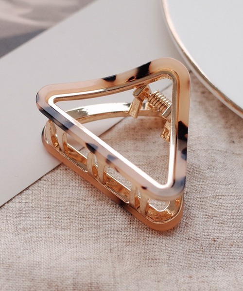 florist（フローリスト）の「アセチのべっ甲さんかくヘアクリップ（バレッタ/ヘアクリップ・レディース・ピンク/ベージュ/マルチ/ブラック/ブルー・FREE）」の2枚目の写真