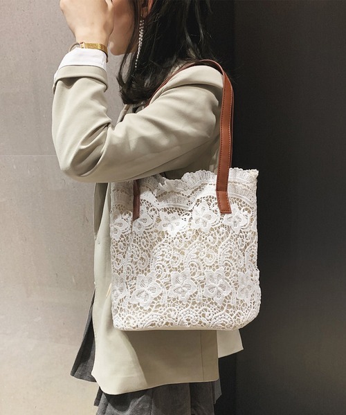 TABI PAL（タビパル）の「ポーチ付きレース刺繍トートバッグ（トートバッグ・レディース・ベージュ/ホワイト・FREE）」の3枚目の写真