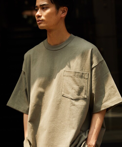 FREAK'S STORE（フリークスストア）の「HEAVY WEIGHT CREW POCKET TEE/ヘビーウェイト クルーネック ポケット Tシャツ/ヘビーオンス/ビックシルエット（Tシャツ/カットソー・メンズ・ホワイト/ブラック/ベージュ/モスグリーン/チャコール・SMALL/MEDIUM/LARGE）」の5枚目の写真