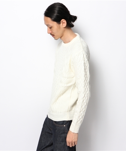 GIORDANO（ジョルダーノ）の「[GIORDANO]ローゲージフィッシャーマンクルーネックニット（ニット/セーター・メンズ・ホワイト/グレー/レッド・LARGE/MEDIUM）」の4枚目の写真