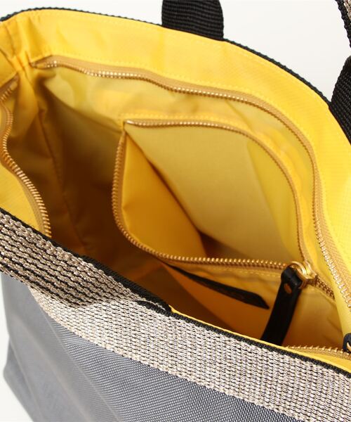 VIOLAd'ORO（ヴィオラドーロ）の「【VIOLAd'ORO/ヴィオラドーロ】GINO ナイロントートバッグ（ショルダーバッグ・レディース・ブラック/ネイビー/グレー・FREE）」の8枚目の写真