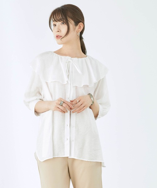 mikke（ミッケ）の「ラッフルフリル ビッグカラーブラウス（シャツ/ブラウス・レディース・ベージュ/オフホワイト/カーキ・FREE）」の7枚目の写真