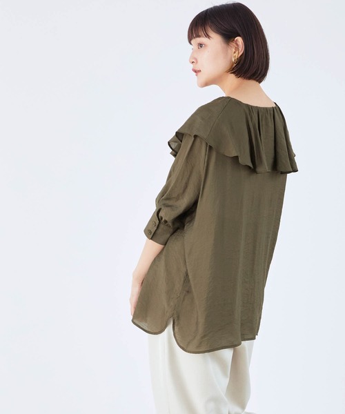 mikke（ミッケ）の「ラッフルフリル ビッグカラーブラウス（シャツ/ブラウス・レディース・ベージュ/オフホワイト/カーキ・FREE）」の13枚目の写真
