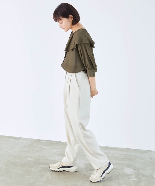 mikke（ミッケ）の「ラッフルフリル ビッグカラーブラウス（シャツ/ブラウス・レディース・ベージュ/オフホワイト/カーキ・FREE）」の22枚目の写真