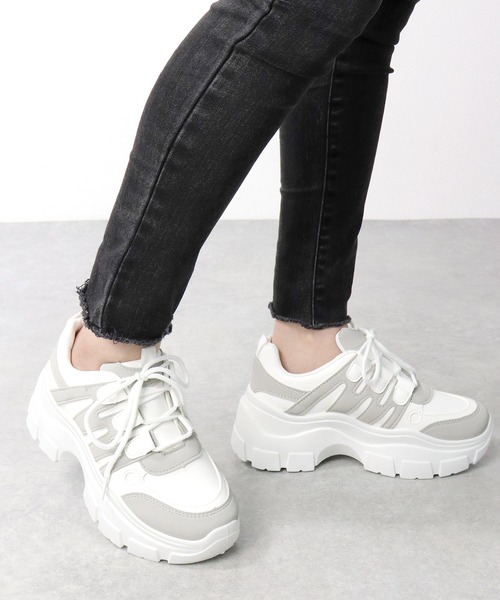 LOVEHUNTER(ラブハンター)の「Love Hunter / 厚底約6.5cmソール ダッドスニーカー(1557)(スニーカー・レディース・ホワイト/ベージュ/ブラック×ブラック/ホワイト×ホワイト・3L/S/LL/L/M)」の13枚目の写真