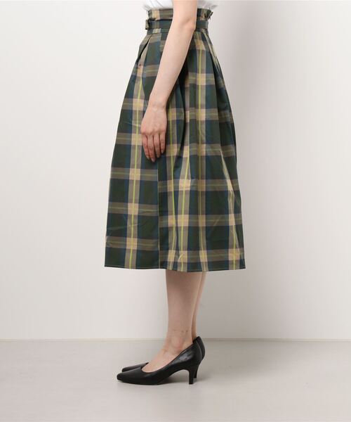 ADIRA（アディラ）の「メモリータフタチェックミディースカート（スカート・レディース・ベージュ/ブラック・MEDIUM）」の8枚目の写真