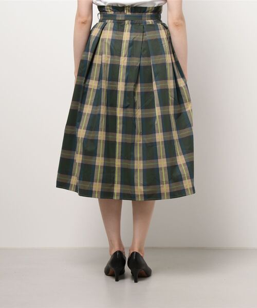 ADIRA（アディラ）の「メモリータフタチェックミディースカート（スカート・レディース・ベージュ/ブラック・MEDIUM）」の10枚目の写真