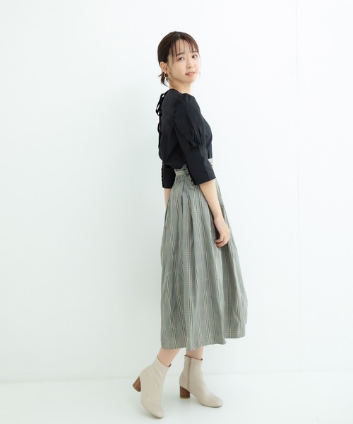 ADIRA（アディラ）の「メモリータフタチェックミディースカート（スカート・レディース・ベージュ/ブラック・MEDIUM）」の14枚目の写真