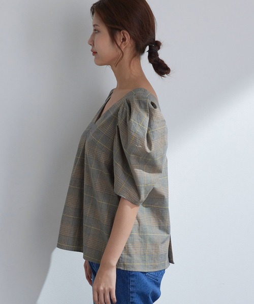 vis-`a-vis(ビサビ)の「【WEB限定】Vネックバック釦ボリュームスリーブブラウス(シャツ/ブラウス・レディース・ピンク/グリーン/ブラウン系その他・FREE)」の17枚目の写真