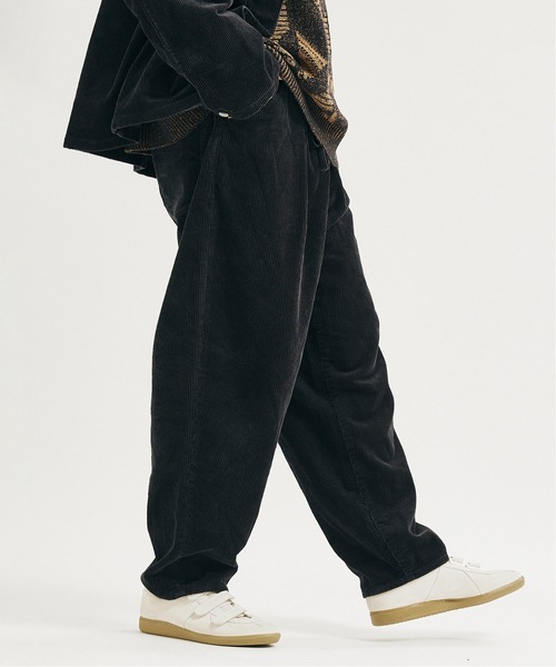 JOURNAL STANDARD（ジャーナルスタンダード）の「コーデュロイ トレイル バルーンパンツ（その他パンツ・メンズ・ブラック系その他/ネイビー/ベージュ/グリーン・LARGE/MEDIUM/SMALL）」の2枚目の写真