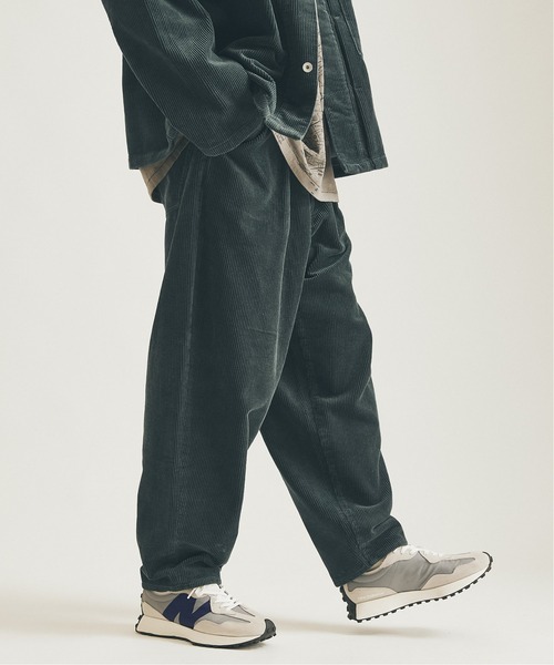 JOURNAL STANDARD（ジャーナルスタンダード）の「コーデュロイ トレイル バルーンパンツ（その他パンツ・メンズ・ブラック系その他/ネイビー/ベージュ/グリーン・LARGE/MEDIUM/SMALL）」の4枚目の写真
