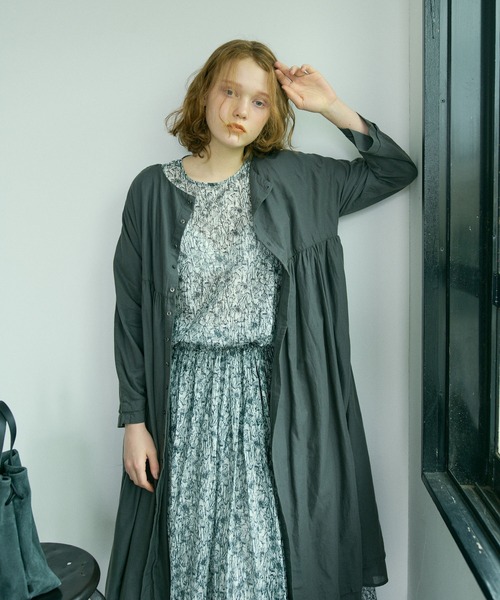 PUAL CE CIN（ピュアルセシン）の「線描きプリントプルオーバーブラウス（シャツ/ブラウス・レディース・モカ/ライトベージュ/チャコールグレー・FREE）」の3枚目の写真