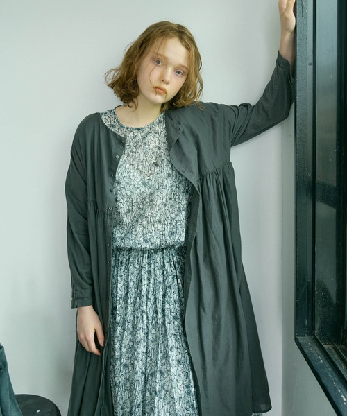 PUAL CE CIN（ピュアルセシン）の「線描きプリントプルオーバーブラウス（シャツ/ブラウス・レディース・モカ/ライトベージュ/チャコールグレー・FREE）」の6枚目の写真