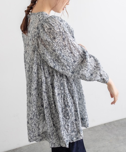 PUAL CE CIN（ピュアルセシン）の「線描きプリントプルオーバーブラウス（シャツ/ブラウス・レディース・モカ/ライトベージュ/チャコールグレー・FREE）」の10枚目の写真