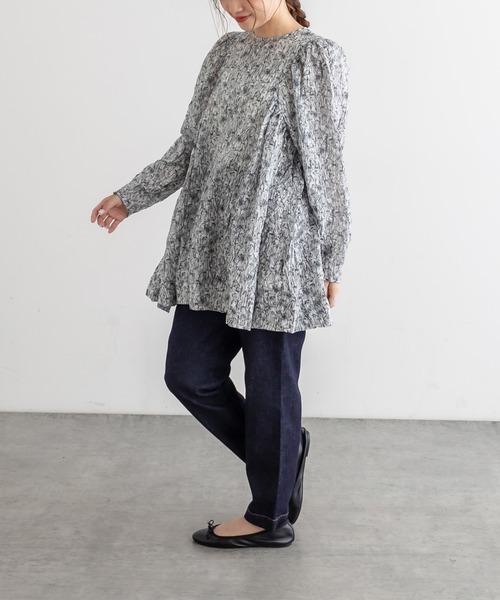 PUAL CE CIN（ピュアルセシン）の「線描きプリントプルオーバーブラウス（シャツ/ブラウス・レディース・モカ/ライトベージュ/チャコールグレー・FREE）」の12枚目の写真