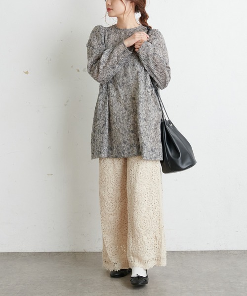 PUAL CE CIN（ピュアルセシン）の「線描きプリントプルオーバーブラウス（シャツ/ブラウス・レディース・モカ/ライトベージュ/チャコールグレー・FREE）」の18枚目の写真