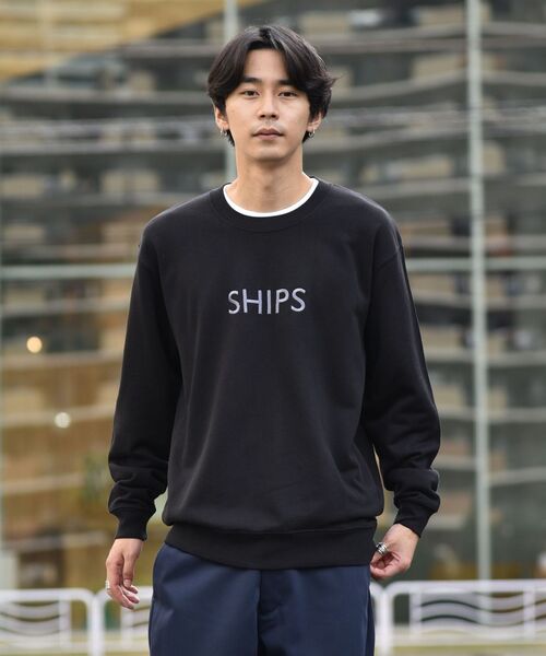 SHIPS(シップス)の「【WEB限定】SHIPS: エンブロイダリー SHIPS ロゴ ユニセックス クルーネック スウェット(スウェット・メンズ・ホワイト/グリーン/ネイビー/ブラック・MEDIUM/LARGE/SMALL/X-LARGE)」の1枚目の写真
