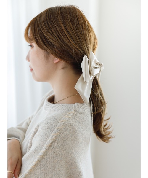 SLURR（スラ―）の「フェイクレザーリボンバレッタ（バレッタ/ヘアクリップ・レディース・ブラック/ブラウン/その他8・FREE）」の4枚目の写真