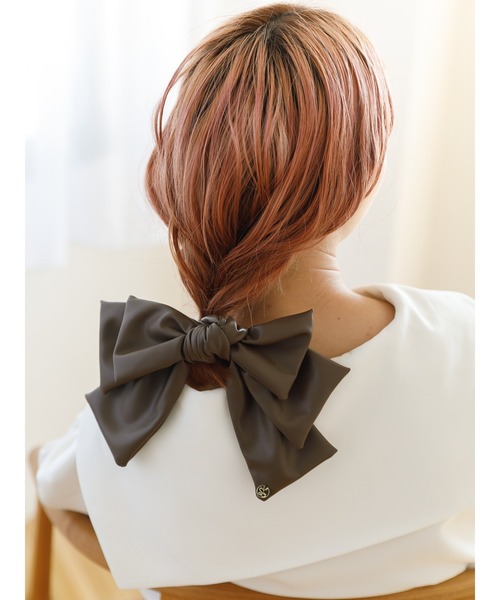 SLURR（スラ―）の「フェイクレザーリボンバレッタ（バレッタ/ヘアクリップ・レディース・ブラック/ブラウン/その他8・FREE）」の8枚目の写真