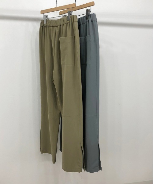 KIIT(キート)の「KIIT キート / HARD TWIST COTTON TRICOTINE OHMIZARASI FINISH MIL EASY PANTS ミリタリーイージーパンツ / KIM-P97-007(その他パンツ・メンズ・ブルーグレー/オリーブ・1/3/2)」の6枚目の写真