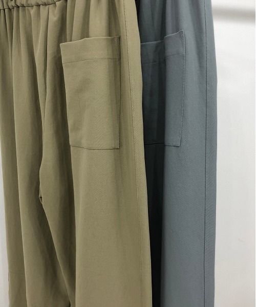 KIIT(キート)の「KIIT キート / HARD TWIST COTTON TRICOTINE OHMIZARASI FINISH MIL EASY PANTS ミリタリーイージーパンツ / KIM-P97-007(その他パンツ・メンズ・ブルーグレー/オリーブ・1/3/2)」の3枚目の写真