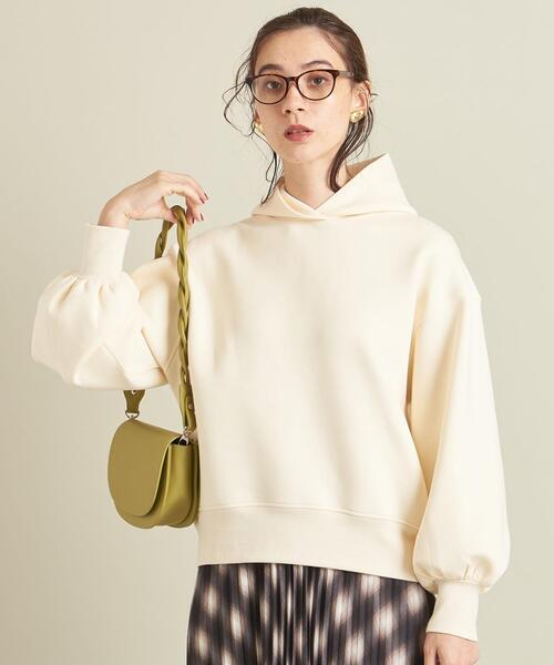 BEAUTY&YOUTH UNITED ARROWS(ビューティーアンドユースユナイテッドアローズ)の「【WEB限定】by ※ボリュームスリーブ フードプルオーバー -ウォッシャブル- ∴(パーカー・レディース・オフホワイト/ブラック/オレンジ/コバルトブルー・FREE)」の2枚目の写真